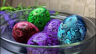 Dye Easter eggs with natural dyes - hibiscus!