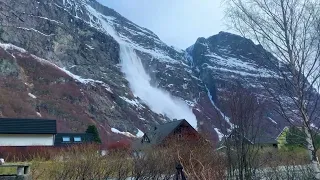 Avalanche in Sunndalsøra