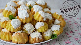 Профитроли с нежным творожно-сливочным кремом. | Profiteroles with delicate curd-butter cream.