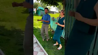 Ми завжди з Галькою споримо хто ліпше танцює😂😂😂😂😂😂а ну напишіть : Я чи Вона?