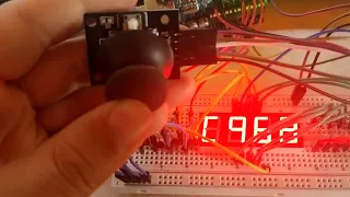 Hexadecimal Counting with Joystick on 4 Digits 7 Display as long as Joystick is pressed up/down