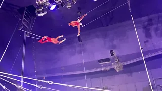 One more time of the last Trapeze show again 4 people going flying in the the show.🤩full show🎪