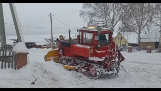 ДТ-75 Снова едем в центр чистить снег.❄❄❄