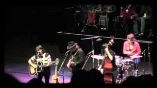 Neil Young Jams with Norah Jones & Puss n Boots @ Bridge School Benefit Concert 2014