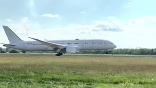 Boeing 787-9 Dreamliner Landing Bratislava (4K HDR)