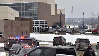 Student kills 3, wounds 6 at Michigan school