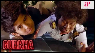 Gurkha Movie Super Scene | Yogi Babu saves the kid | Plans formed to free the hostages | Ravi Mariya