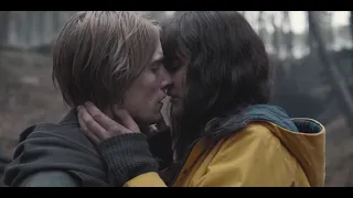 Dark: Season 3 / Kiss Scene (Lisa Vicari and Louis Hofmann)