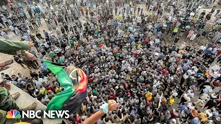 Watch: Hundreds protest incompetence and corruption in Derna after catastrophic flooding