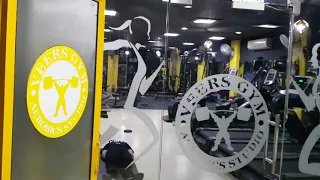 Small Good looking gym.
        #GymTour | #Day418 | Veers Gym | Mansarover Garden | Delhi | India