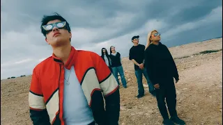 Mavi Phoenix - Just An Artist (Official Video)