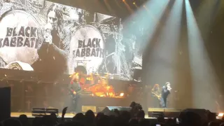 Black Sabbath - Behind The Wall of Sleep / N.I.B Live @ The Forum 2.11.16