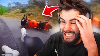 IL PLEURE A CAUSE DE CETTE CHUTE ! (React Moto)