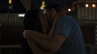 New Amsterdam 4x1 Kiss scene Max & Helen, Ryan Eggold & Freema Agyeman