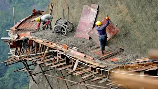 Awesome Chinese Workers, They Build Roads On Cliffs And Do The Most Dangerous Jobs