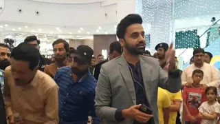 waseem badami in lucky one mall karachi #waseembadami #luckyonemall #wasimbadami