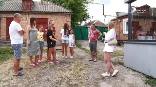 Три родини переселенців заселилися у будинок нардепа з Кропивницького | телеканал Вітер