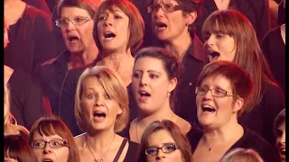 A la Volonté du Peuple - Les Misérables - 2000 Choristes - HD