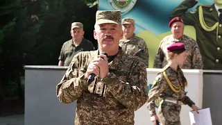 Підполковник НГУ Віктор Воскобоєв вітає випускників ліцею "Патріот"