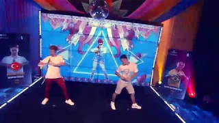 Just Dance World Cup 2019 Final - Mad Love Extreme - Umutcan Vs. Tarcísio