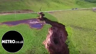 Giant sinkhole opens in New Zealand | Metro.co.uk