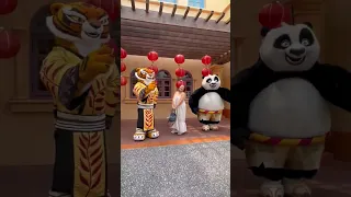 Having fun with PO and Tigress of KUNG FU PANDA 🐼🐯 #Shorts #kungfupanda #po #universalstudios