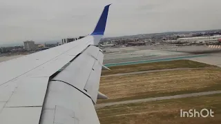 UA Plane landing at LAX