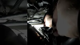 Как снять топливный шланг с топливной рейки Ford Mondeo Focus Mazda 3, 6