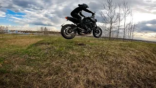 Прыгнул на Yamaha MT09 / Тренировка вилли / Чуть джимханы / Фановое катание