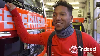 Der Indeed Job of the Fan: Jonathan De Guzmán besucht die Feuerwehr Frankfurt I Indeed Deutschland