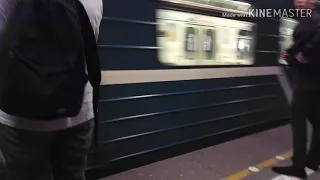 Посадка на метропоезд С Ст М Купчино