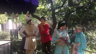 Gaston wants a GENIE of his own! // Disneyland