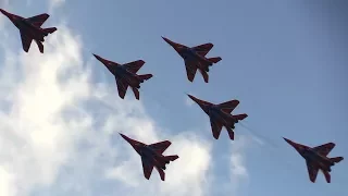 Самолеты МиГ-29 "Стрижи" на "МАКС-2017"