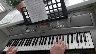Как играть на синтезаторе "МАМА -ПЕРВОЕ СЛОВО "