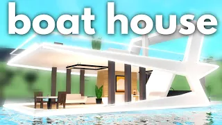 Recreating the BROOKHAVEN BOAT HOUSE in Bloxburg!