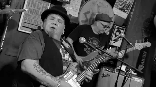It's A Mighty Hard Road - Popa Chubby   LIVE !! - musicUcansee.com