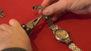 How To Adjust The Bracelet On A Seiko Presage Bracelet SARY079 (SSA341J1)