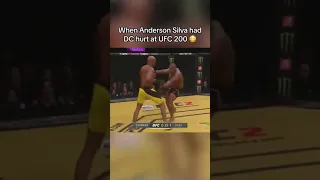 When Anderson Silva fought DC on short notice at UFC 200 😲