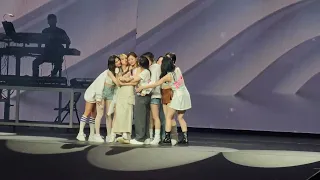 230613 Twice Ready to Be tour - birthday group hug