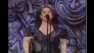 Marissa Jaret Winokur wins 2003 Tony Award for Best Actress in a Musical
