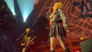 Avril Lavigne: Bite Me [Live 4K] (Fargo, North Dakota - July 27, 2022)