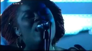 Massive Attack & Yolanda Quartey - Paradise Circus (Harpsichord) (Live 2008)