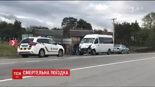 Одна людина загинула через зіткнення рейсового автобуса з легковиком на Прикарпатті