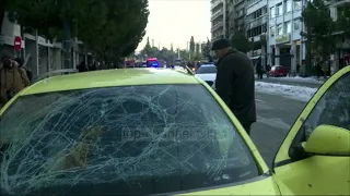 Top Channel/ Shpërthimi i fuqishëm në Athinë, flet dëshmitari: Makina ‘fluturoi’ dy korsi më tutje