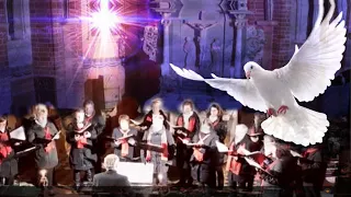Vorfreude auf die Weihnachtszeit ("Drei Haselnüsse für Aschenbrödel" deutsche Version) Frauenchor