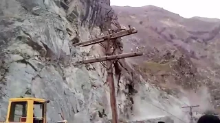 Massive Landslides caught on camera 4