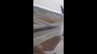 United Airlines Boeing 737 - 900 takeoff, San Francisco KSFO