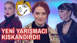 Kıyafetiyle Tam Not Aldı, Yarışmacılar Verdi Veriştirdi!