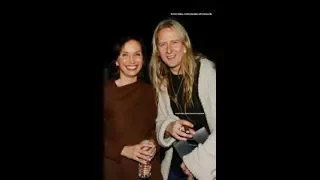 Jerry Cantrell Thanks Alice in Chains' Manager Susan Silver in his Stevie Ray Vaughan Award Speech