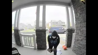 Amazon delivery driver goes viral after a hilarious Slip is caught on Camera💀💀
